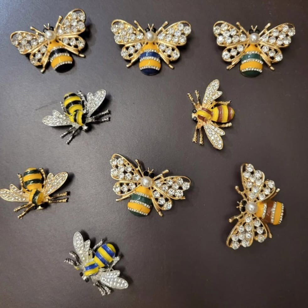 Spille Smaltate in Ottone con Swarovski – Tema Api