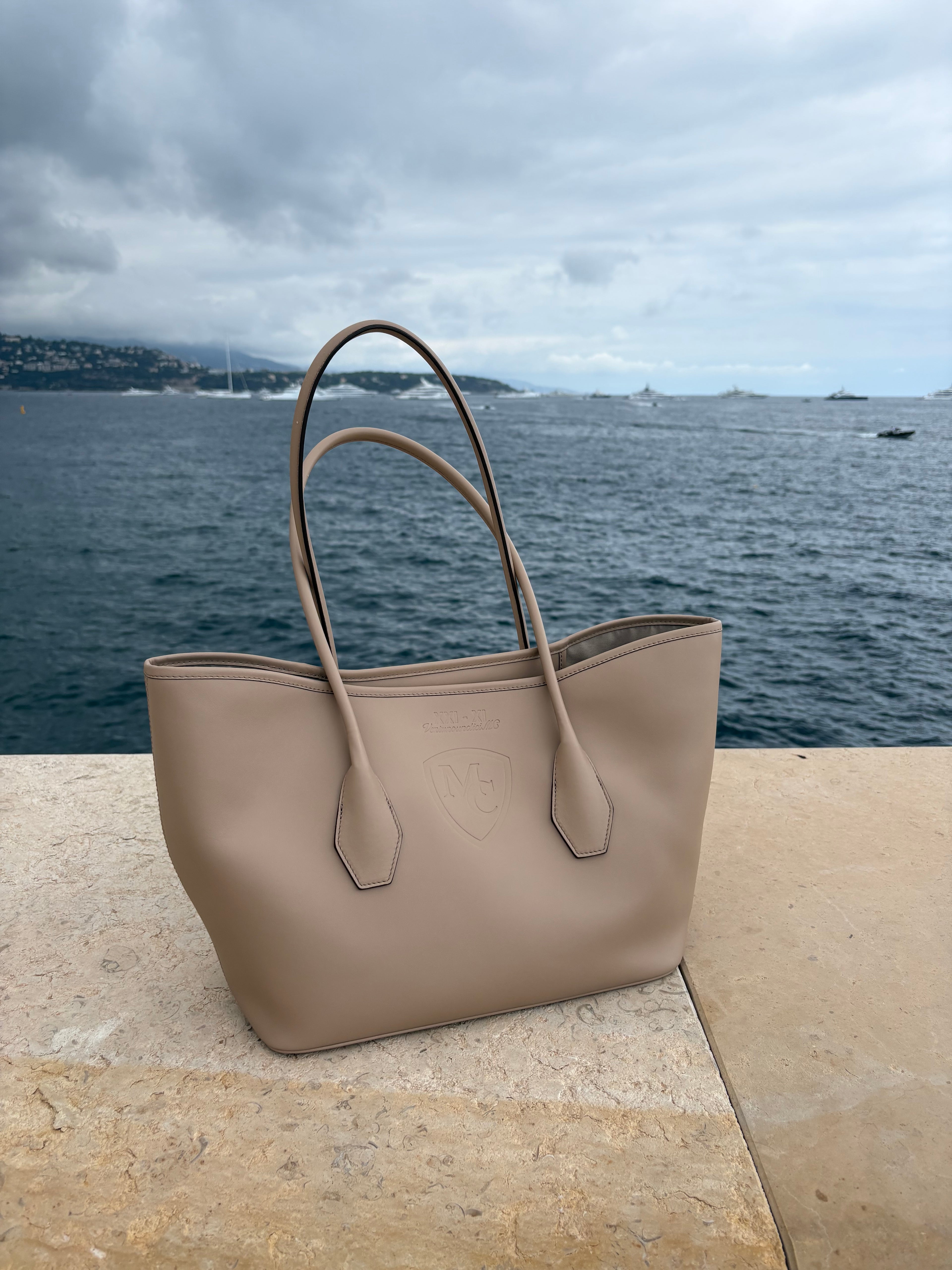 2111.MC GRACE. Tote bag in vera pelle fatta a mano in Italia