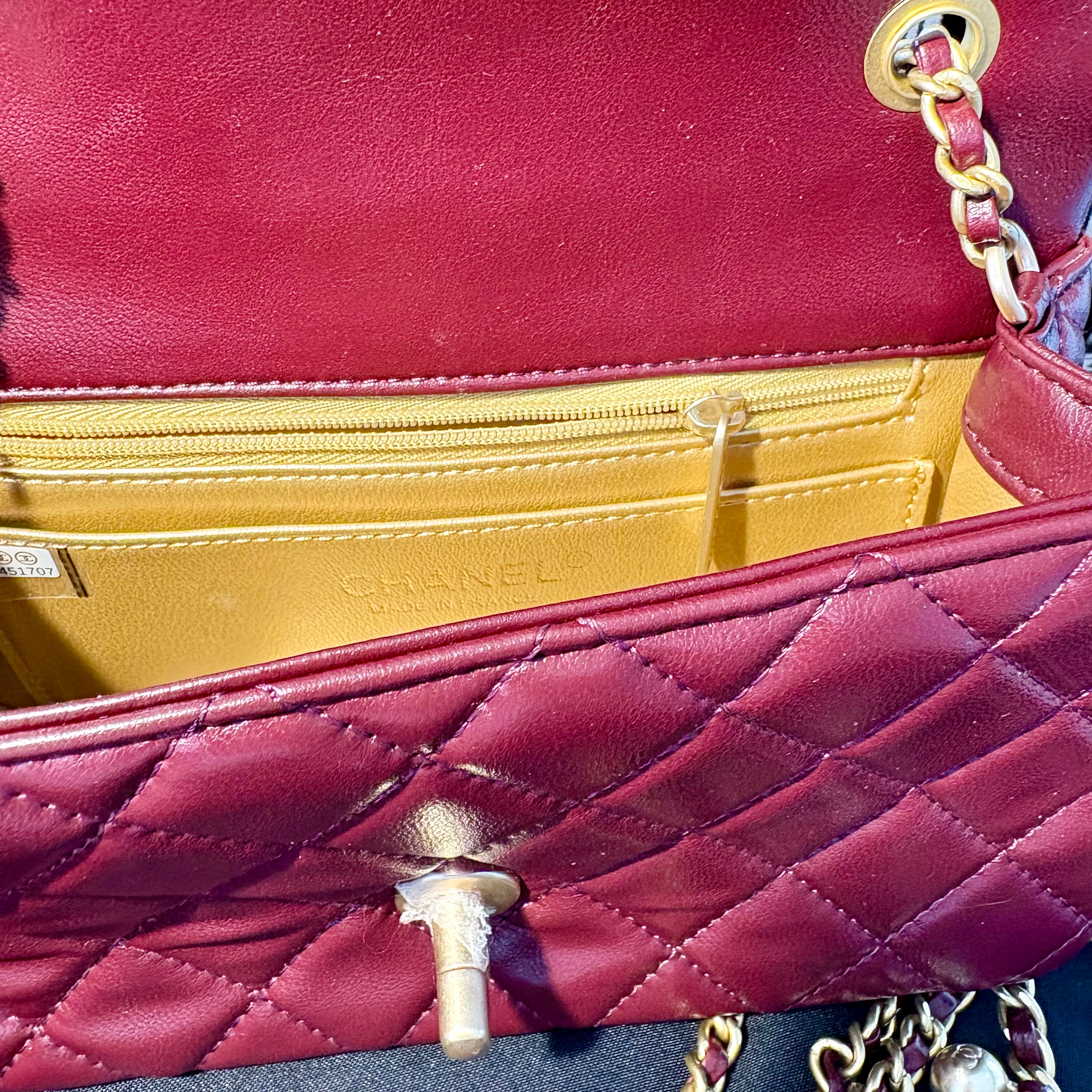 Borsa Chanel mini flap CC Pearl Crush Lamb bordeaux