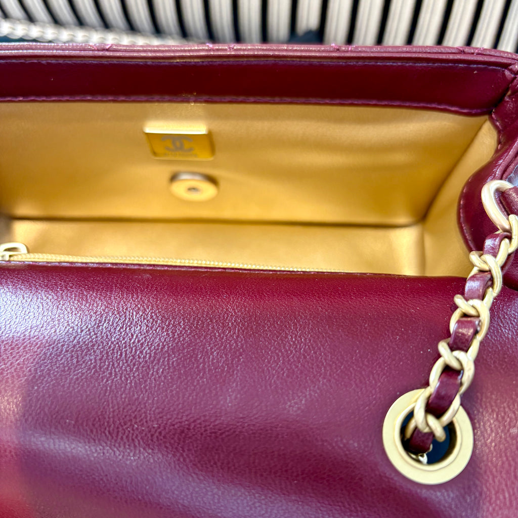 Borsa Chanel mini flap CC Pearl Crush Lamb bordeaux